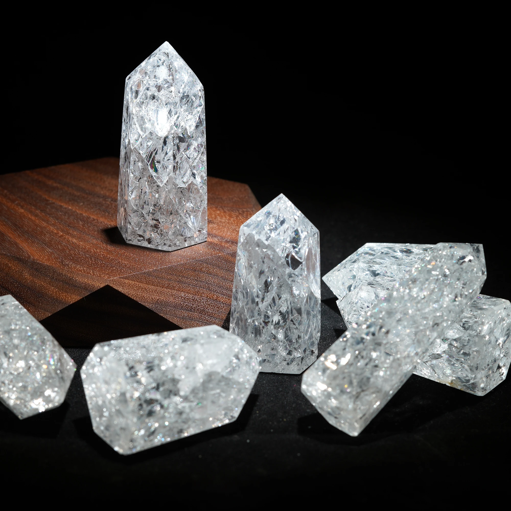 1pcs Natural Crack Clear Quaryz Wand Point Energy Healing Crystal Specimen For Home Decoration Reiki Hexagonal Column Stones
1pcs Natural Crack Clear Quaryz Wand Point Energy Healing Crystal Specimen For Home Decoration Reiki Hexagonal Column Stones