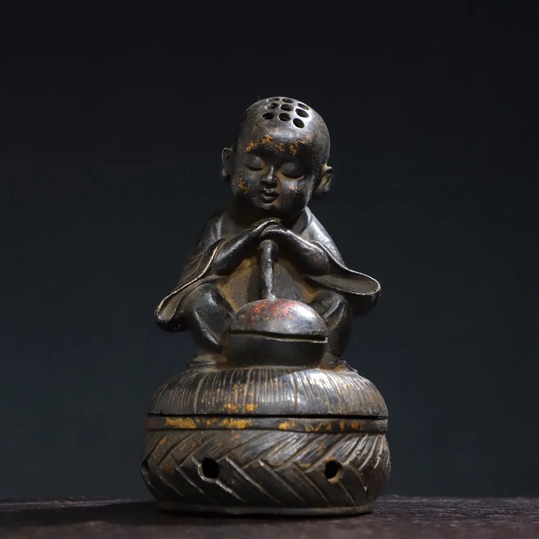 6"Tibet Temple Collection Old Bronze Cinnabar Mud gold Acolyte Buddhist Little monk Amitābha incense burner Worship Hall
6"Tibet Temple Collection Old Bronze Cinnabar Mud gold Acolyte Buddhist Little monk Amitābha incense burner Worship Hall