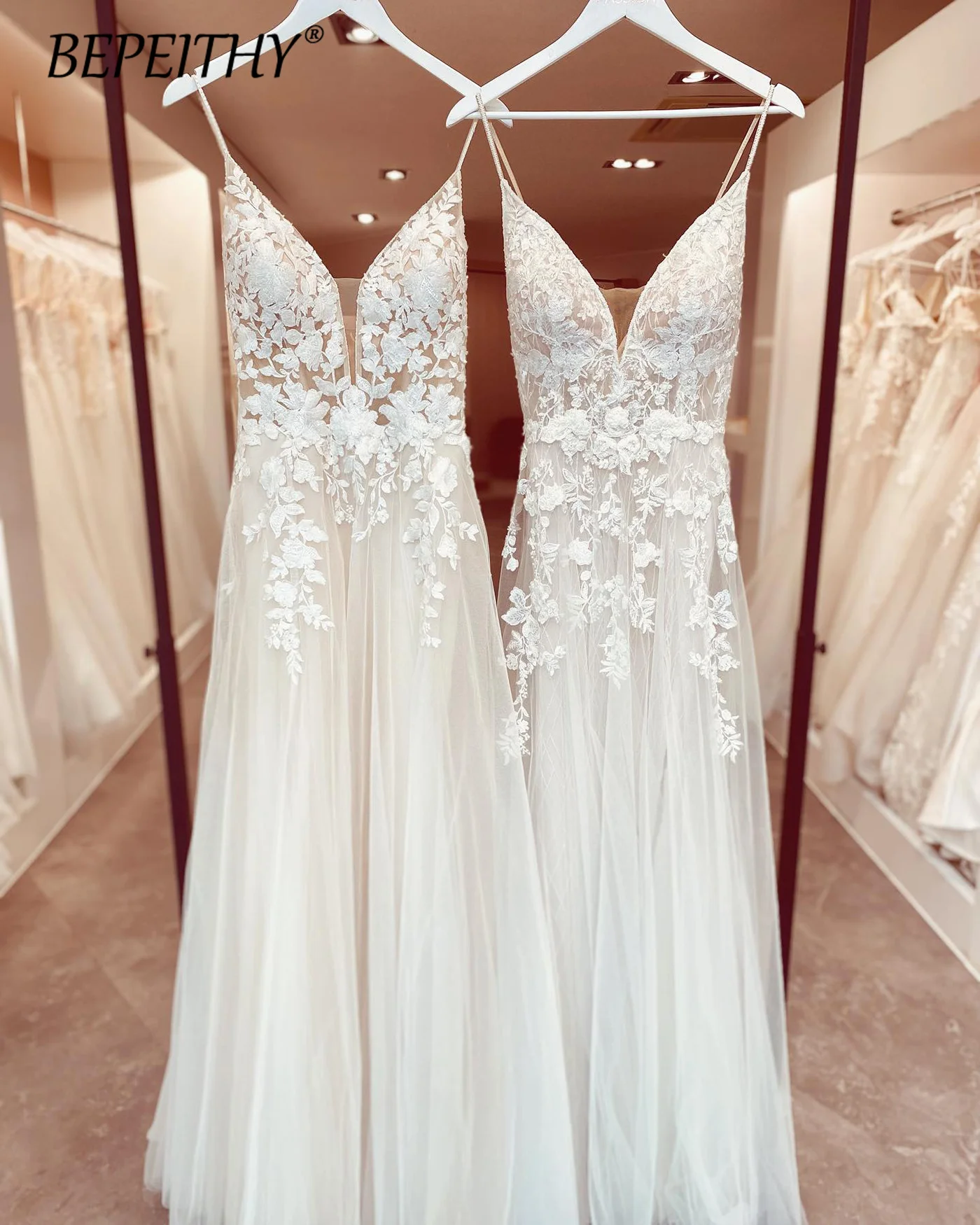 Beautiful Romantic Floral Wedding Dresses A-line Spaghetti Straps Bridal Gowns Tulle Court Train Elegant Wedding Dress 2023
Beautiful Romantic Floral Wedding Dresses A-line Spaghetti Straps Bridal Gowns Tulle Court Train Elegant Wedding Dress 2023