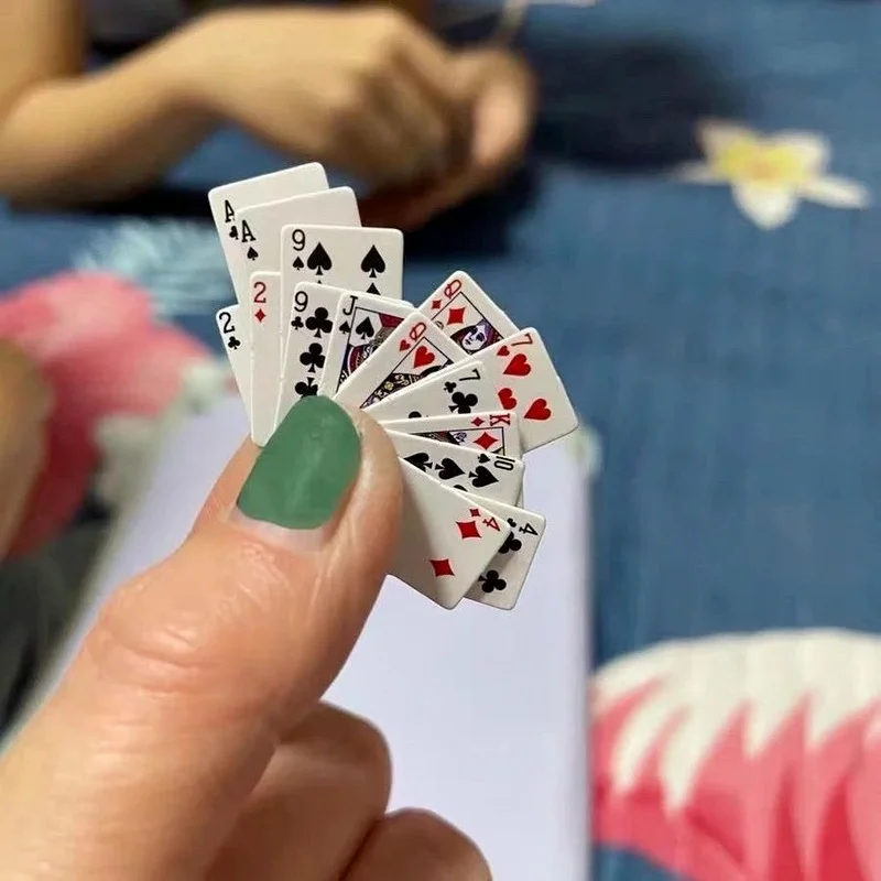 

Cute MINI Miniature Games Poker MINI Playing Cards 1.5*1cm Miniature for Dolls Accessory Home Decoration High Quality Card Game