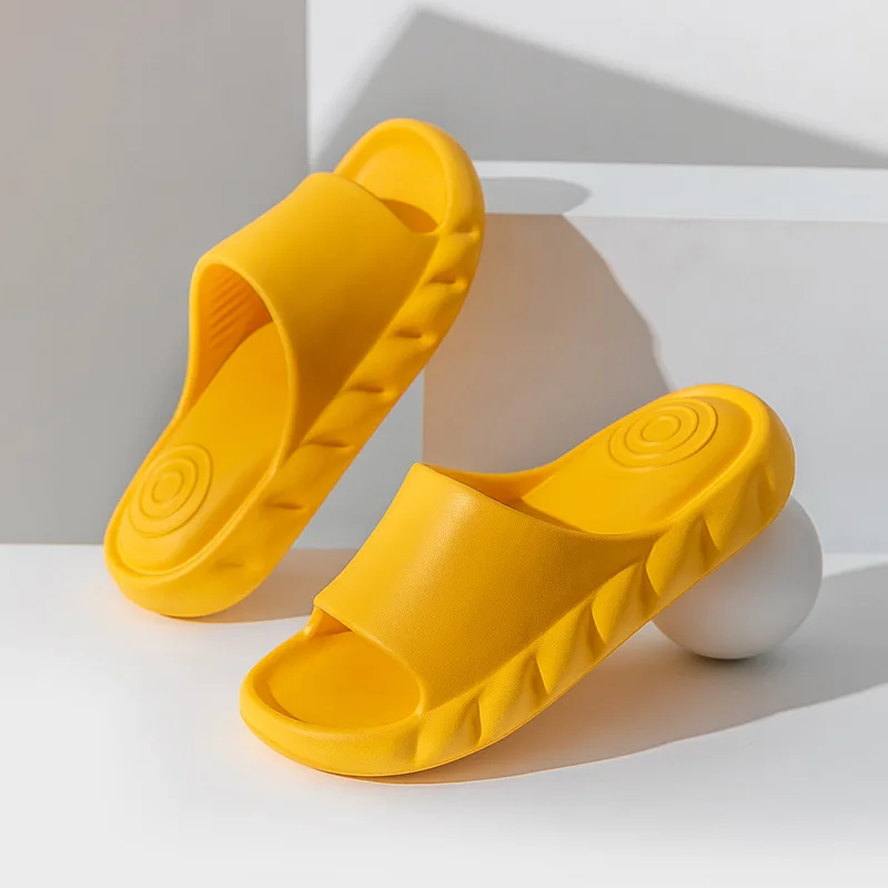 2022 NEW Family Indoor Slippers Soft Comfortable Woman Slides Non-Slip Leaking Quick Dry Thick-Soled Integrated Shoes
2022 NEW Family Indoor Slippers Soft Comfortable Woman Slides Non-Slip Leaking Quick Dry Thick-Soled Integrated Shoes