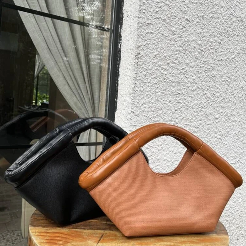 Luxury Design Women's Fan-Shaped Tote Bag Large Capacity Solid Color Shoulder Bag High-Quality Padded Handle Handbag Female2023
Luxury Design Women's Fan-Shaped Tote Bag Large Capacity Solid Color Shoulder Bag High-Quality Padded Handle Handbag Female2023