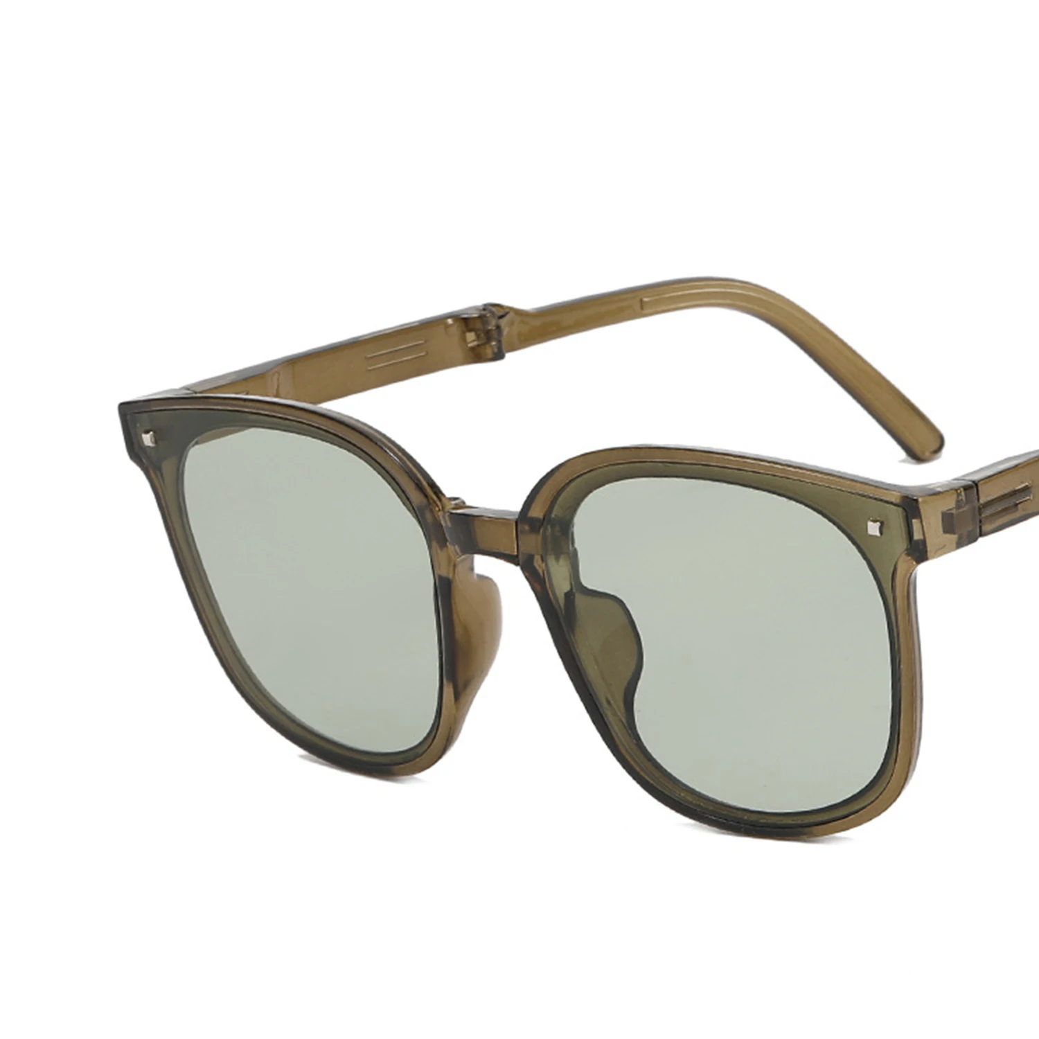 2022 new foldable sunglasses advanced sense UV protection sunscreen women's men's fashion handsome fashion sunglasses for men
2022 new foldable sunglasses advanced sense UV protection sunscreen women's men's fashion handsome fashion sunglasses for men