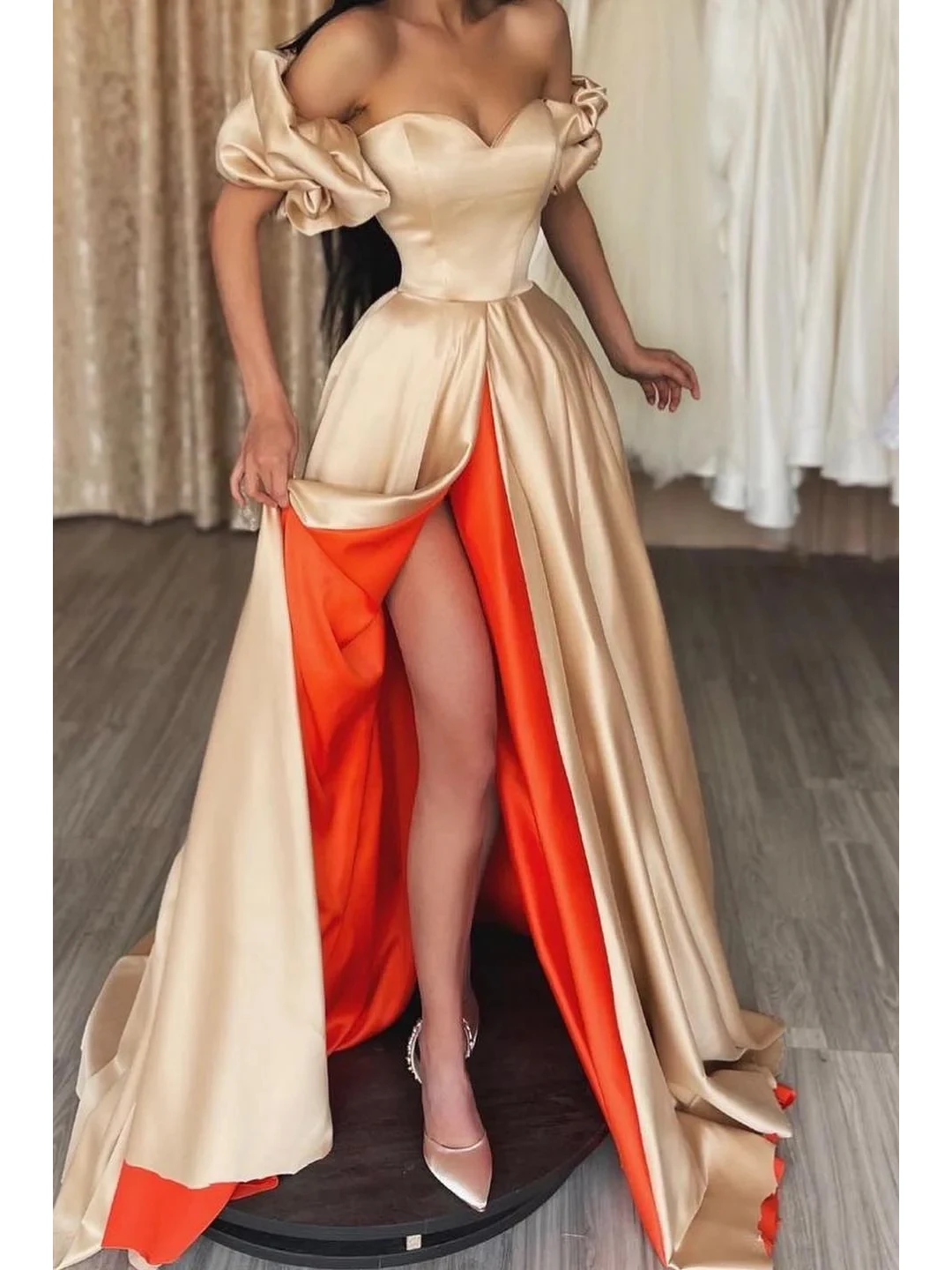 Champagne Women Formal Party Prom Dress Off The Shoulder Sweetheart Floor Length Satin Adult Elegant Custom Made Evening Gown
Champagne Women Formal Party Prom Dress Off The Shoulder Sweetheart Floor Length Satin Adult Elegant Custom Made Evening Gown
