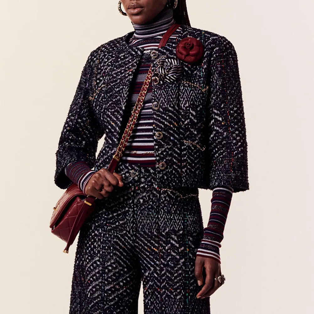 Женский твидовый укороченный жакет, подиумный дизайнерский роскошный твидовый жакет черного цвета с рукавом 2023 и цепочкой, осень 3/4
Женский твидовый укороченный жакет, подиумный дизайнерский роскошный твидовый жакет черного цвета с рукавом 2023 и цепочкой, осень 3/4