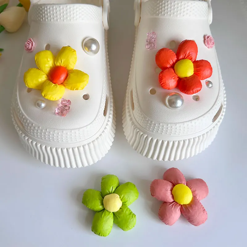 Colorful Big Flowers Pink Bear Charms For Shoes Accessories Vintage Clogs Shoe Buckles DIY Designer Decoration Jewelry Gifts
Colorful Big Flowers Pink Bear Charms For Shoes Accessories Vintage Clogs Shoe Buckles DIY Designer Decoration Jewelry Gifts