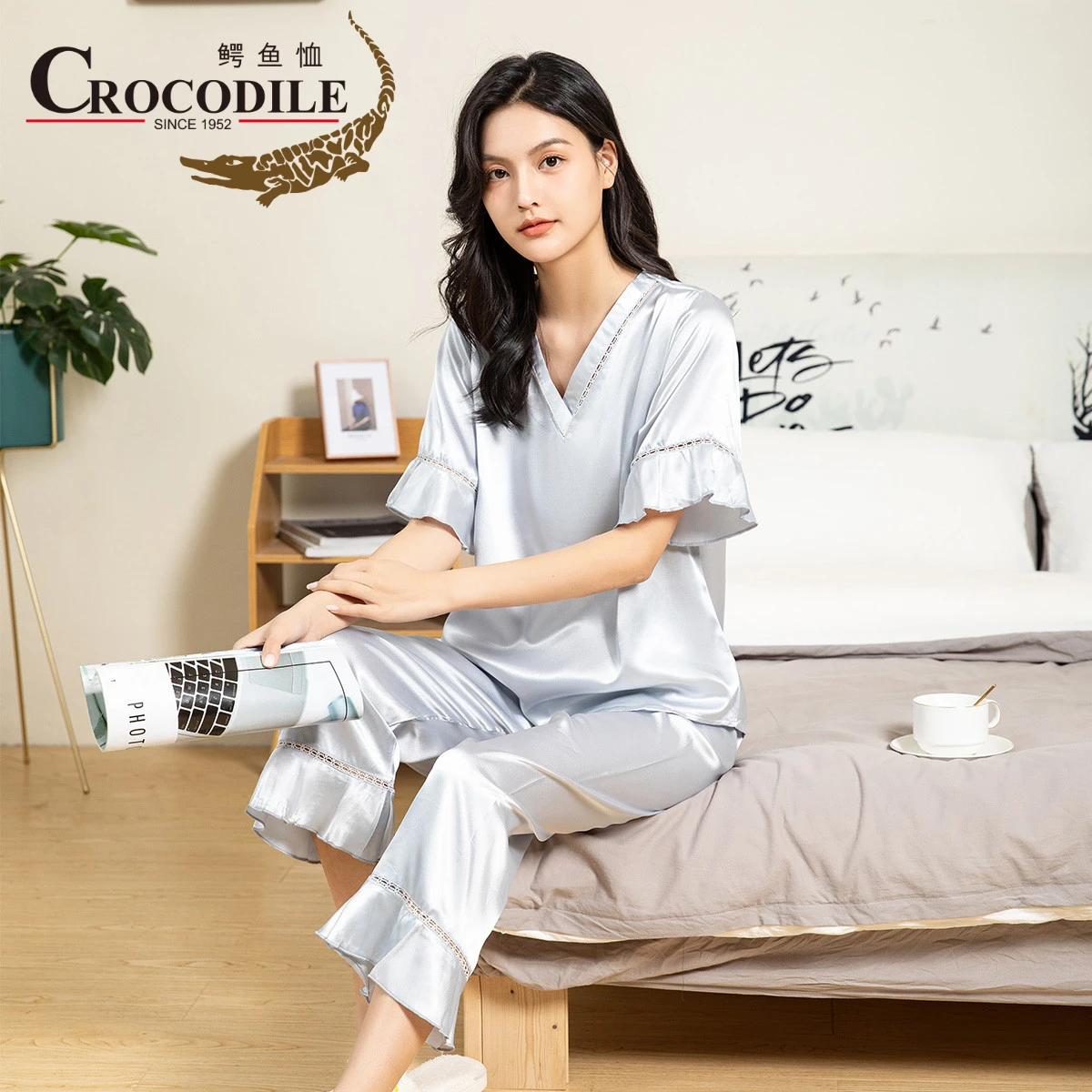 Crocodile Women Pajamas Set Silk Imitation Sleepwear Ruffle Design Elegant Women's Sets Summer Grey Nightwear PJS Suit 2Pcs
Crocodile Women Pajamas Set Silk Imitation Sleepwear Ruffle Design Elegant Women's Sets Summer Grey Nightwear PJS Suit 2Pcs