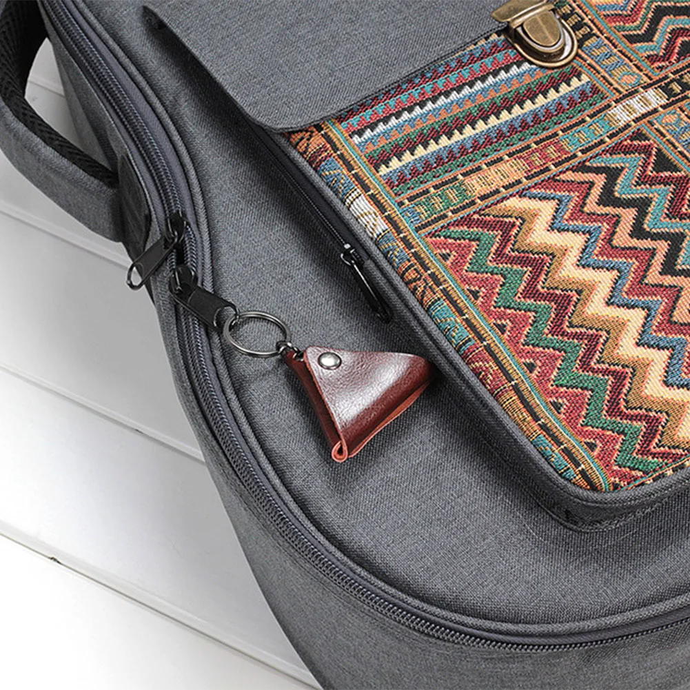 Plectrum Case Ukulele PU Leather Package Triangular Folk Holder Storage Accessories With Keychain Guitar Pick Bag Acoustic
Plectrum Case Ukulele PU Leather Package Triangular Folk Holder Storage Accessories With Keychain Guitar Pick Bag Acoustic