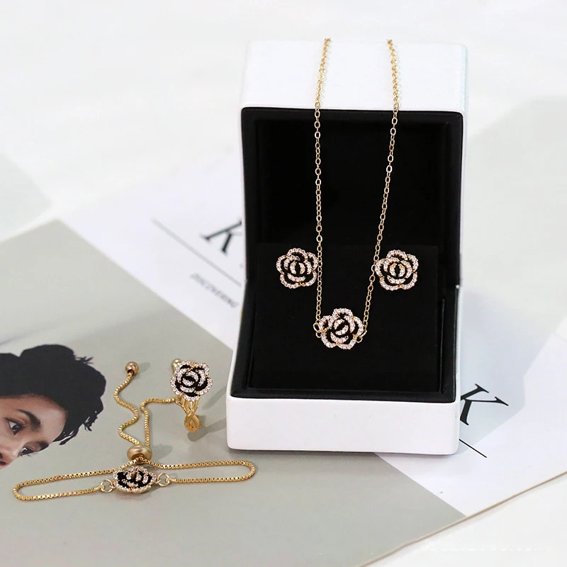 G&D 2023 New Luxury Fashion Zircon Drip Oil Camellia Simplicity Clavicular Chain 4 Set For Women's Gift Festival Jewerly Set 
G&D 2023 New Luxury Fashion Zircon Drip Oil Camellia Simplicity Clavicular Chain 4 Set For Women's Gift Festival Jewerly Set