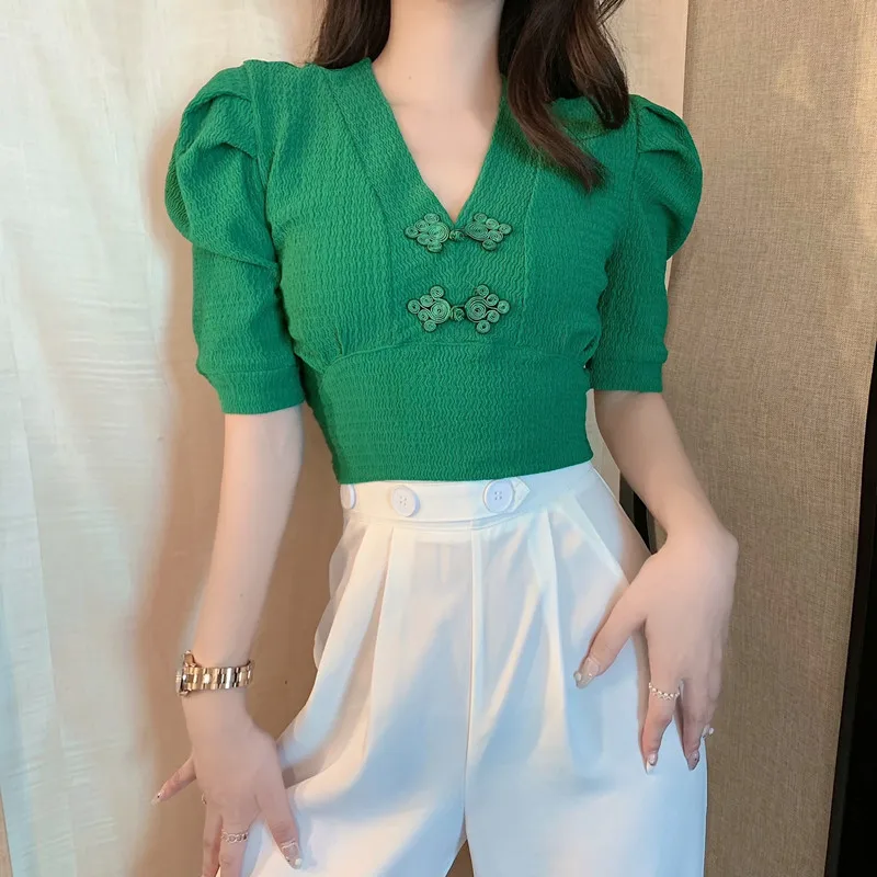 Puff Sleeve V-Neck Short High Waist Improved Cheongsam Button Tops Green Retro Blouse Female Short Design Shirts
Puff Sleeve V-Neck Short High Waist Improved Cheongsam Button Tops Green Retro Blouse Female Short Design Shirts
