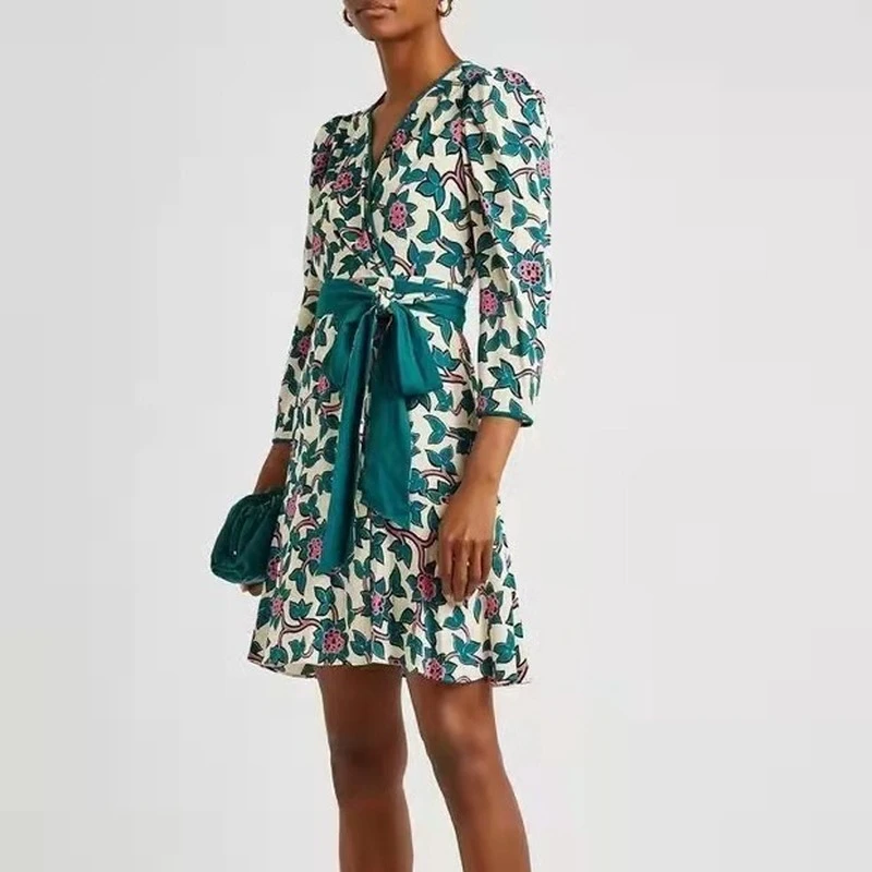 Women's Vine Print One Piece Wrap Dress Summer 2023 New Women's Waist Retraction Lace Up Half Sleeve V-Neck Short Robe
Women's Vine Print One Piece Wrap Dress Summer 2023 New Women's Waist Retraction Lace Up Half Sleeve V-Neck Short Robe