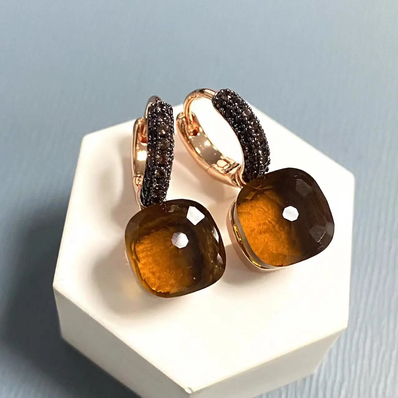 10.6mm Pomellato Nudo Earrings Inlay Brown Zircon With Black Gun Plated Brown Crystal Earrings Fashion Jewelry Gift For Women
10.6mm Pomellato Nudo Earrings Inlay Brown Zircon With Black Gun Plated Brown Crystal Earrings Fashion Jewelry Gift For Women