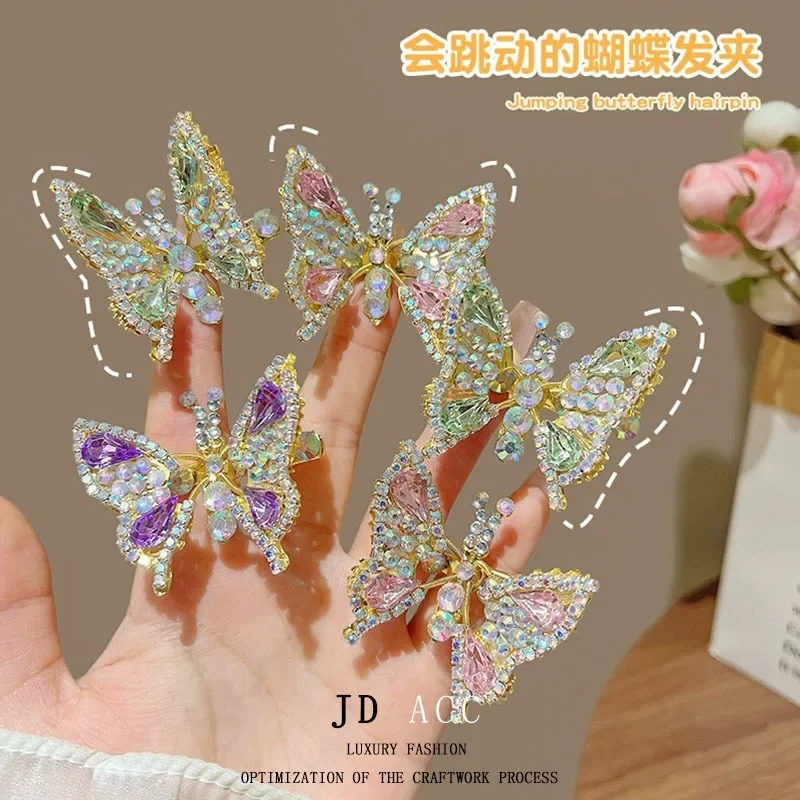 Elegant and Movable Butterfly Hairpin Sparkling Rhinestone Girl 3D Cute Liu Hairpin Women's Headwear Birthday Gift Decoration
Elegant and Movable Butterfly Hairpin Sparkling Rhinestone Girl 3D Cute Liu Hairpin Women's Headwear Birthday Gift Decoration