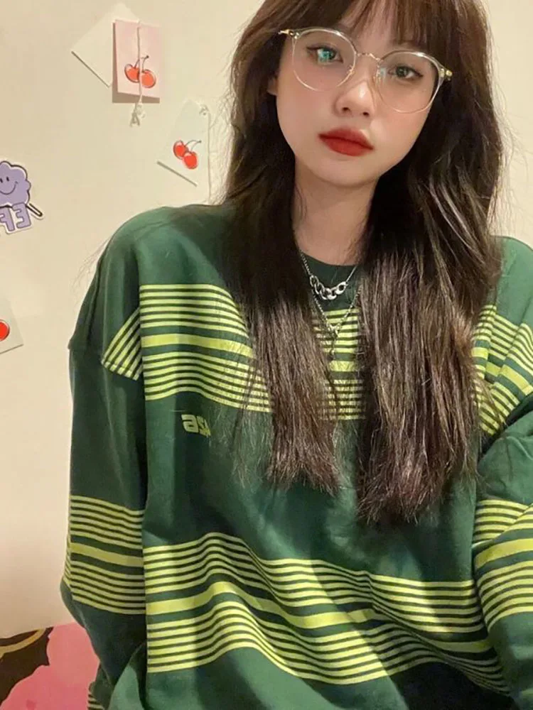 2022 new vintage striped T-shirt women's spring autumn design niche high street tops men punk sweatshirt urban simplicity shirt
2022 new vintage striped T-shirt women's spring autumn design niche high street tops men punk sweatshirt urban simplicity shirt