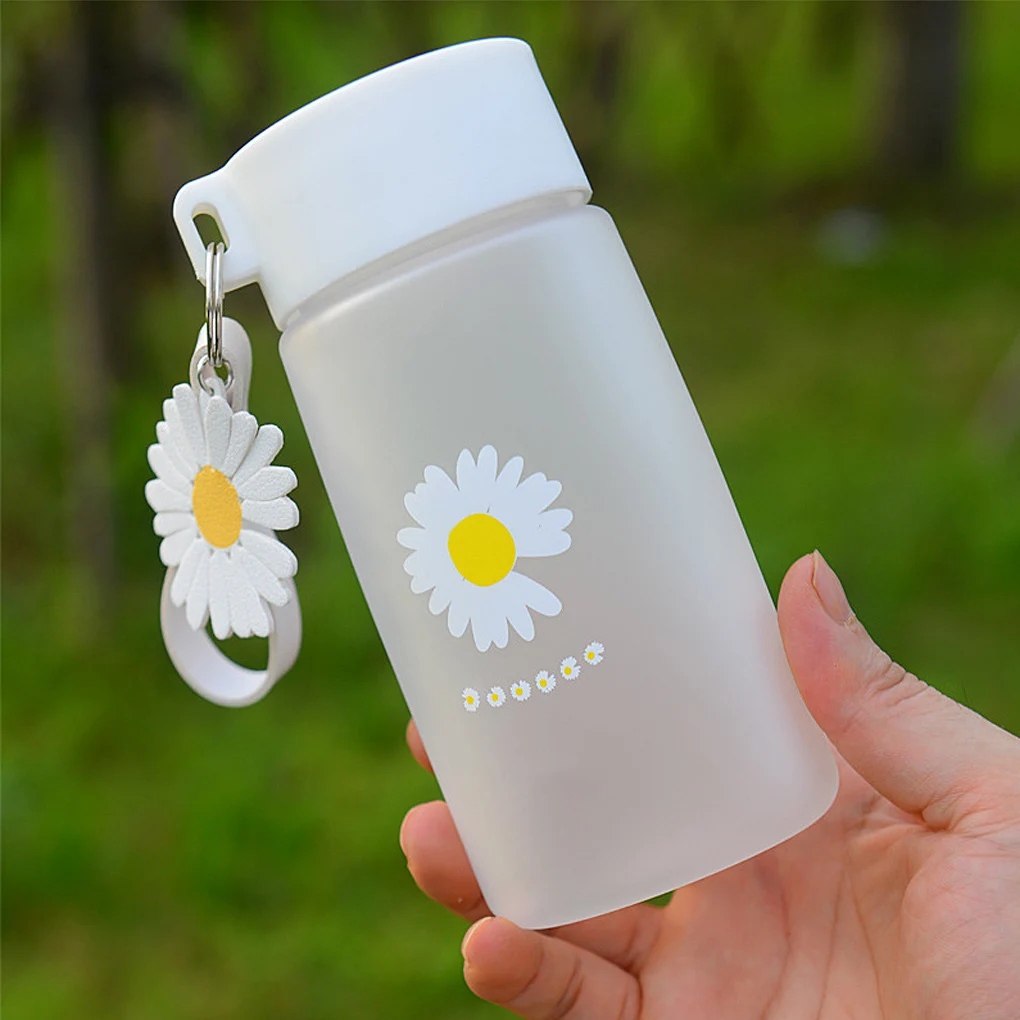 500ml Daisy Water Bottle Plastic Frosted Water Cup Travel Tea Cup Fashion Drop-proof Portable Water Bottle
500ml Daisy Water Bottle Plastic Frosted Water Cup Travel Tea Cup Fashion Drop-proof Portable Water Bottle