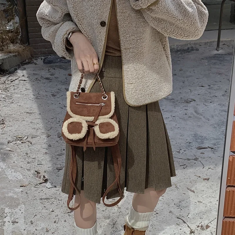 Lambswool Women Backpacks Fashion Faux Suede Mini Backpack Designer Chains Shoulder Bag Winter Travel Back Pack Bags for Women
Lambswool Women Backpacks Fashion Faux Suede Mini Backpack Designer Chains Shoulder Bag Winter Travel Back Pack Bags for Women