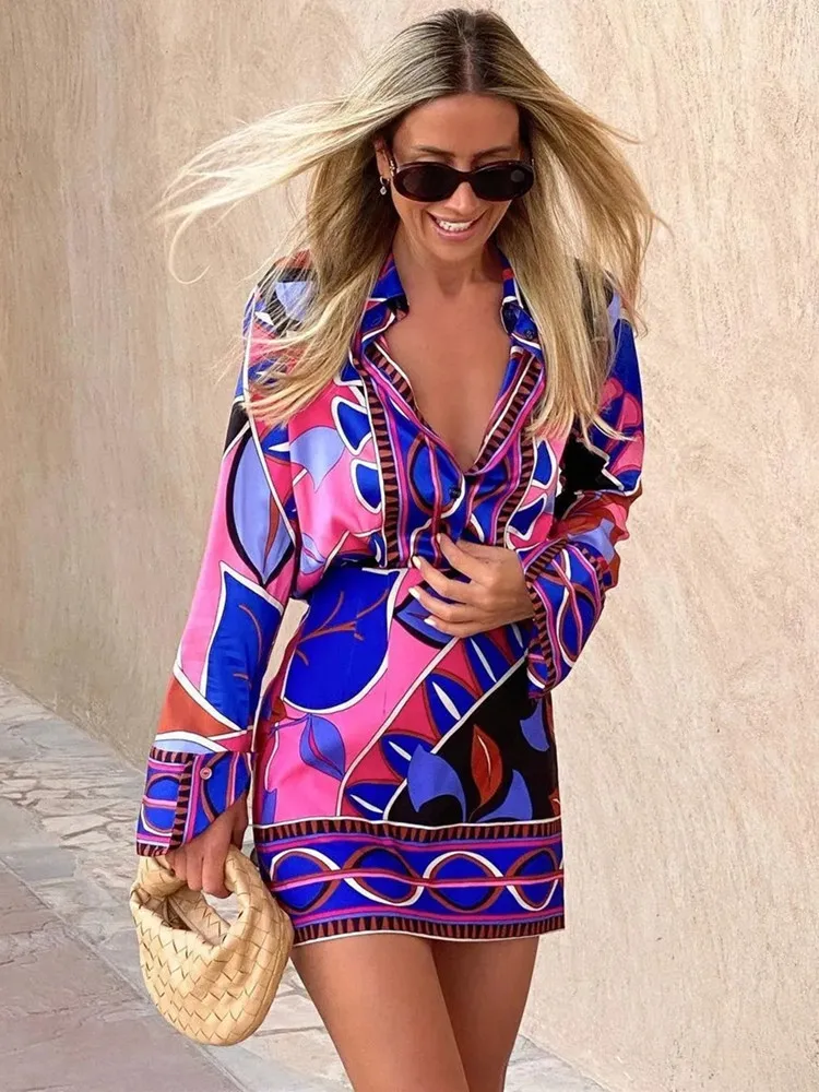 TRAF 2022 print button-down blouse Women's vintage long-sleeved blouse Women's street collared blouse women's summer elegant blo
TRAF 2022 print button-down blouse Women's vintage long-sleeved blouse Women's street collared blouse women's summer elegant blo