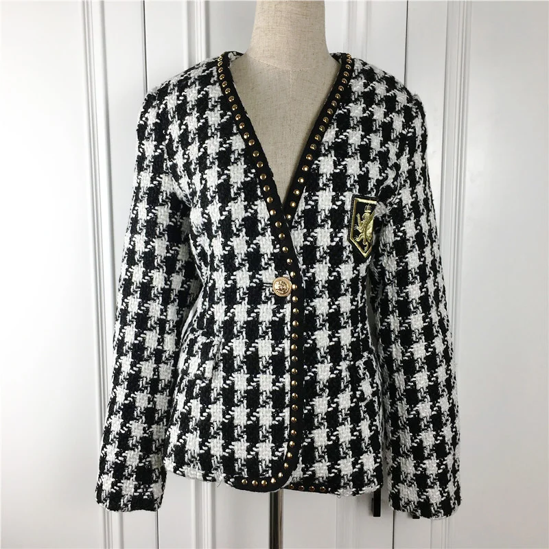 Big Size 2022 Jacket Women New Fashion Runway V-neck Long Sleeve Rivet Lion Button Plaid Tweed Slim Short Jacket Thick Outerwear
Big Size 2022 Jacket Women New Fashion Runway V-neck Long Sleeve Rivet Lion Button Plaid Tweed Slim Short Jacket Thick Outerwear