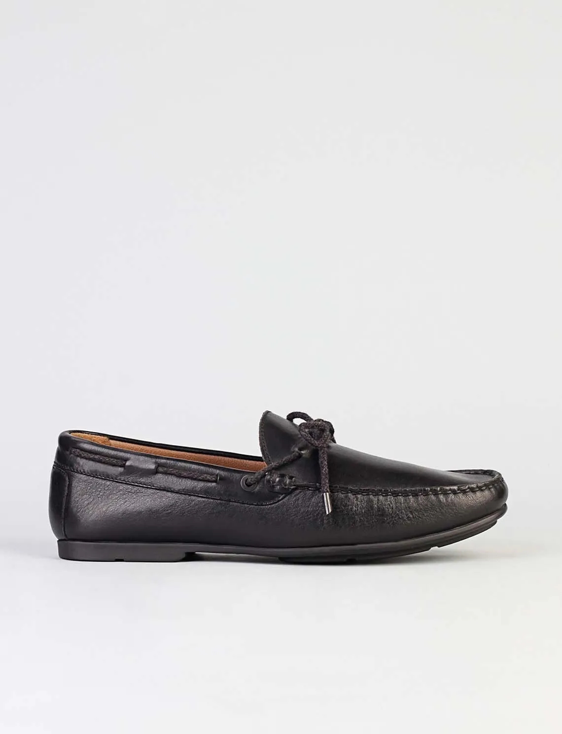 Bow and sewing detailed genuine leather black men Loafer
Bow and sewing detailed genuine leather black men Loafer