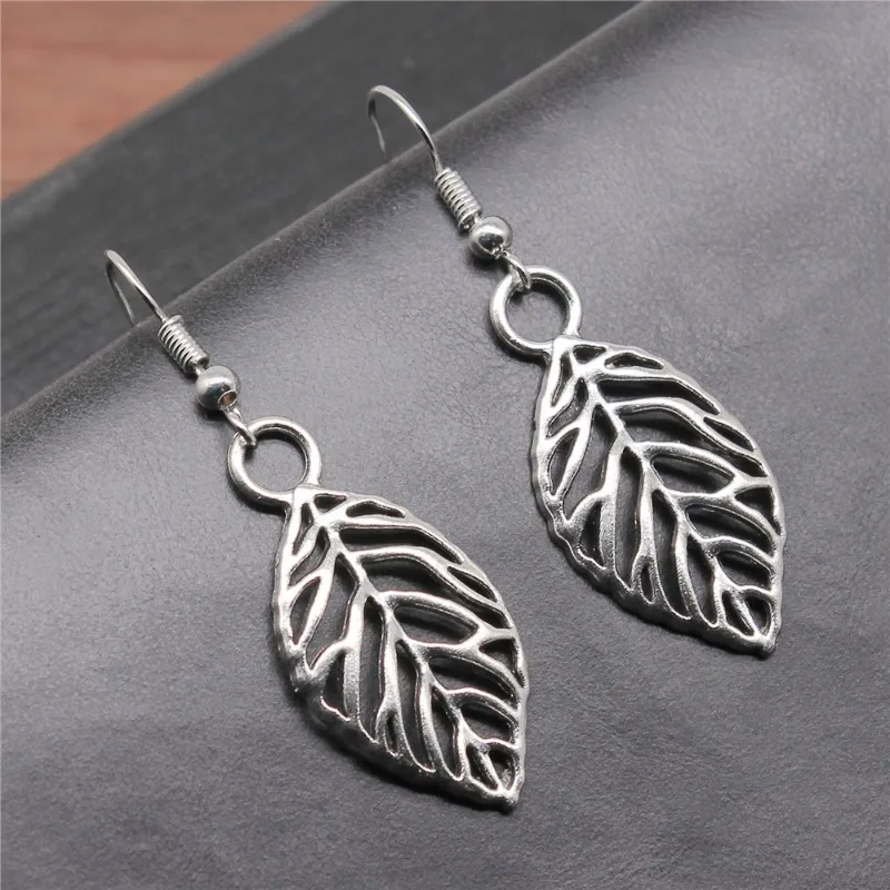 Hot Selling Fashion Jewelry Zinc Alloy Pendant Earrings Mini Cute Leaves Classic Gift 
Hot Selling Fashion Jewelry Zinc Alloy Pendant Earrings Mini Cute Leaves Classic Gift