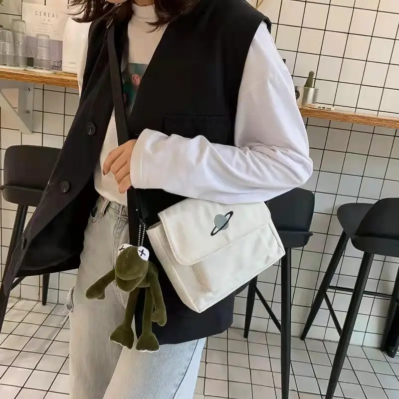 Female Canvas Cross-body Bag Art Style Retro Single Shoulder College Students Girls Fashionable Shape of Planet Eyes-catching
Female Canvas Cross-body Bag Art Style Retro Single Shoulder College Students Girls Fashionable Shape of Planet Eyes-catching