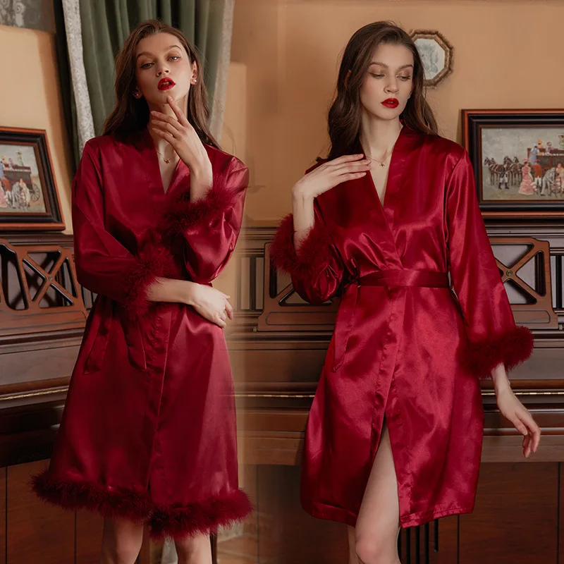Satin Feather Patchwork Bride Bridesmaid Robe Sexy Kimono Bathrobe Gown Casual Sleepwear Intimate Lingerie Female Nightgown
Satin Feather Patchwork Bride Bridesmaid Robe Sexy Kimono Bathrobe Gown Casual Sleepwear Intimate Lingerie Female Nightgown