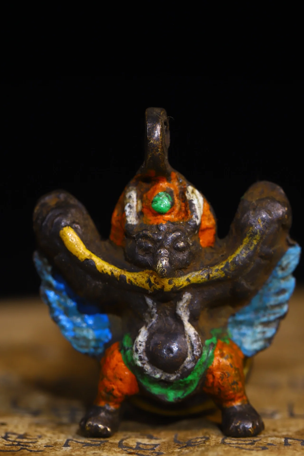 2"Tibet Temple Collection Old Bronze Painted GARUDA supanna Garuda Dhwaja Pendant Amulet Dharma Worship Hall Town house
2"Tibet Temple Collection Old Bronze Painted GARUDA supanna Garuda Dhwaja Pendant Amulet Dharma Worship Hall Town house
