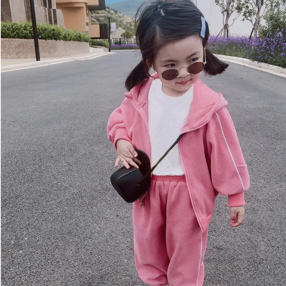 Hot 2022 Spring And Autumn Children's Sports Suit Sweater Pants Little Exotic Two-piece Children Clothing Sets New Korean Outfit
Hot 2022 Spring And Autumn Children's Sports Suit Sweater Pants Little Exotic Two-piece Children Clothing Sets New Korean Outfit