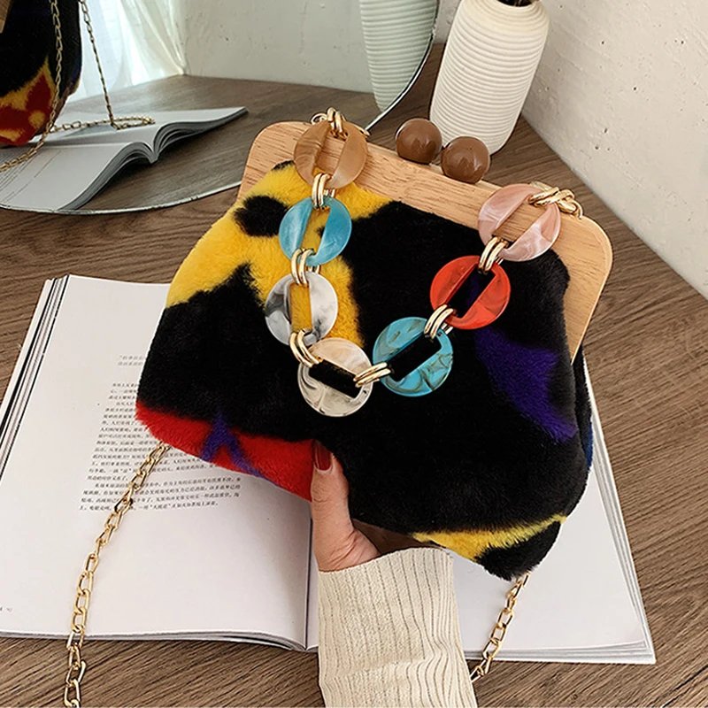 Plush Shoulder Bags for Women Fashion Wooden Clip Purses and Handbags Designer Crossbody Bag Luxury Color Chain Satchel
Plush Shoulder Bags for Women Fashion Wooden Clip Purses and Handbags Designer Crossbody Bag Luxury Color Chain Satchel