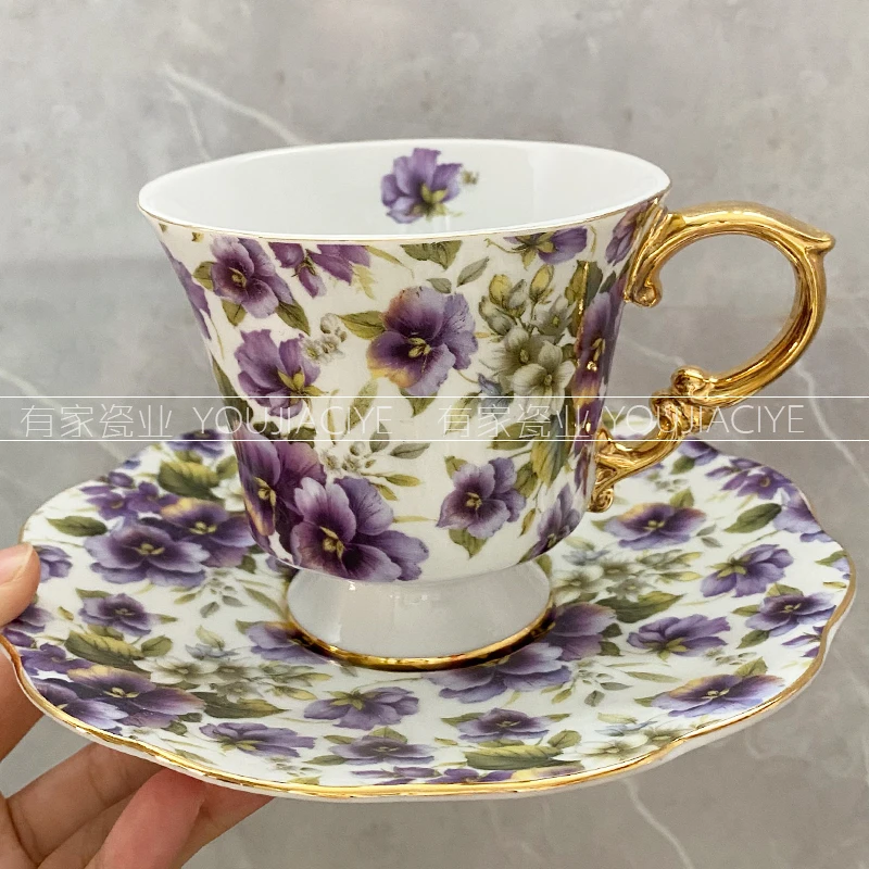 Flower Bone China Coffee Cup Creative Ceramic Coffee Cup and Saucer Pure White Simple High-grade Phnom Penh Cup Coffee Set
Flower Bone China Coffee Cup Creative Ceramic Coffee Cup and Saucer Pure White Simple High-grade Phnom Penh Cup Coffee Set