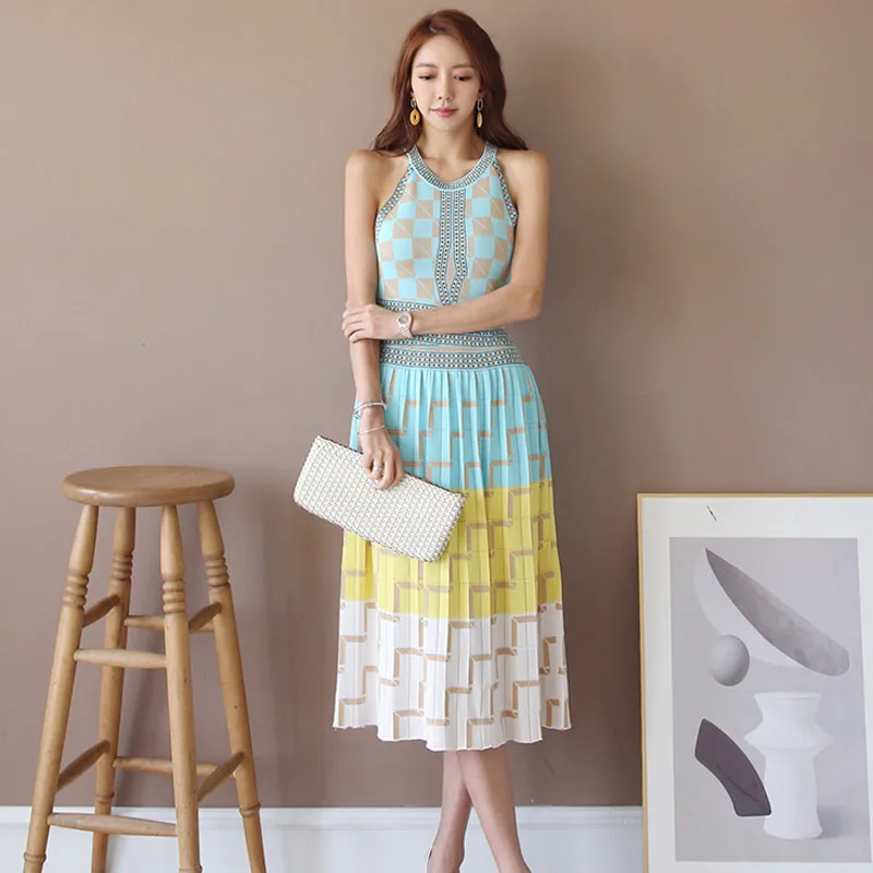 Summer Slim Jacquard Knitted Midi Dress Women 2021 Plaid Elegant Sleeveless Sweater Party Dress Halter Vest Boho Simple Dress
Summer Slim Jacquard Knitted Midi Dress Women 2021 Plaid Elegant Sleeveless Sweater Party Dress Halter Vest Boho Simple Dress