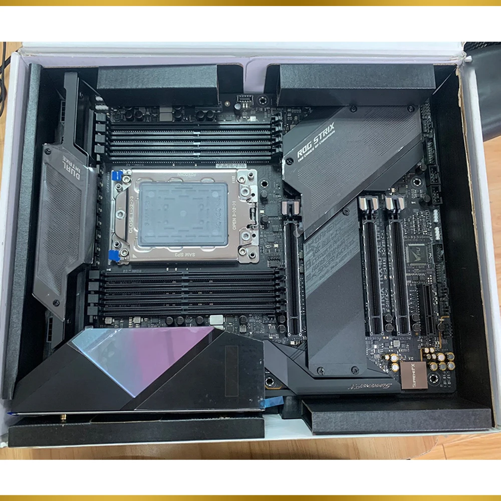 New ROG STRIX TRX40-XE GAMING For ASUS PC GAMING Motherboard Socket sTRX4 For AMD TRX40
New ROG STRIX TRX40-XE GAMING For ASUS PC GAMING Motherboard Socket sTRX4 For AMD TRX40