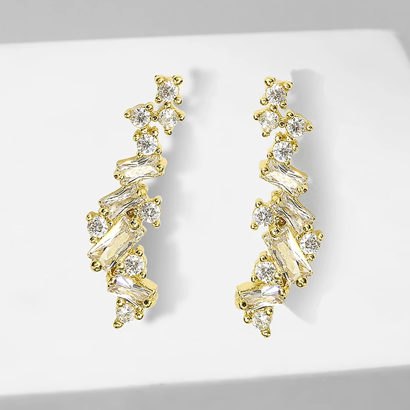 New Fashion Simple Gold Color Flowers Zircon Stud Earrings for Womens Wedding Jewelry Party Accessories Valentine Gifts
New Fashion Simple Gold Color Flowers Zircon Stud Earrings for Womens Wedding Jewelry Party Accessories Valentine Gifts