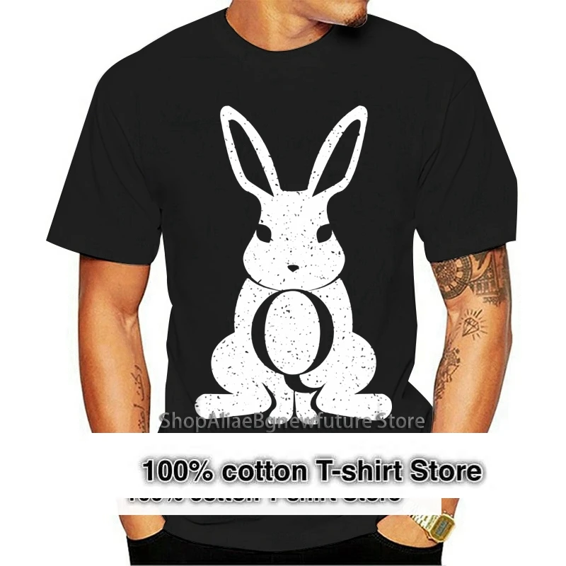 Новинка, Мужская черная футболка Qanon с Белым Кроликом, размер от S до 2Xl, американский размер, футболка En1, облегающая футболка
Новинка, Мужская черная футболка Qanon с Белым Кроликом, размер от S до 2Xl, американский размер, футболка En1, облегающая футболка