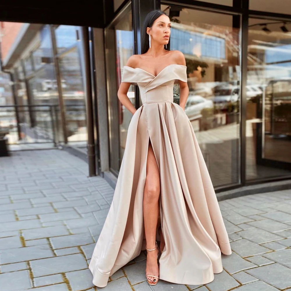 Vintage Off Shoulder Evening Dress Sexy Prom Gown Slit Sweep Train Sleeveless Floor Length A Line Simple Mono Robe De Soriee
Vintage Off Shoulder Evening Dress Sexy Prom Gown Slit Sweep Train Sleeveless Floor Length A Line Simple Mono Robe De Soriee