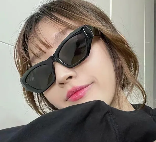 2022 New women's Sunglasses Punk Versatile Men's Sunglasses superior quality fashion designer UV400 Sunglasses wholesale
2022 New women's Sunglasses Punk Versatile Men's Sunglasses superior quality fashion designer UV400 Sunglasses wholesale