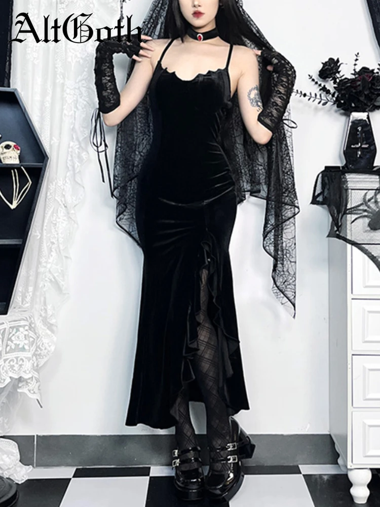AltGoth Elegant Vintage Velvet Dress Dark Gothic Halloween Bat High Waist Spaghetti Strap Dress Emo Alternative Indie Clothes
AltGoth Elegant Vintage Velvet Dress Dark Gothic Halloween Bat High Waist Spaghetti Strap Dress Emo Alternative Indie Clothes