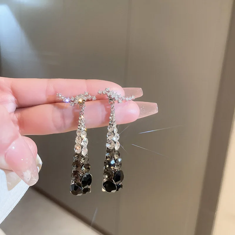 Luxury Zircon Dangle Earring for Women Girls New Fashion 2023 High Grade Exaggerated Party Ear Drop Jewelry Accessories Gifts
Luxury Zircon Dangle Earring for Women Girls New Fashion 2023 High Grade Exaggerated Party Ear Drop Jewelry Accessories Gifts