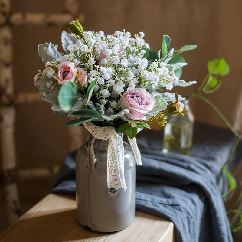 Designer bouquet elegant and fresh floral suit full of stars holding flowers as a gift
Designer bouquet elegant and fresh floral suit full of stars holding flowers as a gift