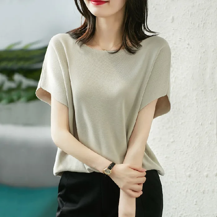 2022 solid color knitted t-shirt short-sleeved ice silk bat shirt is thin and contrasting British pullover top vintage Tees
2022 solid color knitted t-shirt short-sleeved ice silk bat shirt is thin and contrasting British pullover top vintage Tees