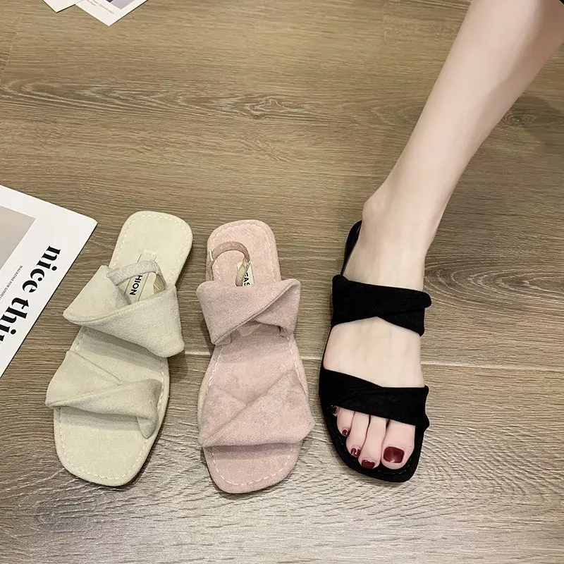 Low Slippers Casual Flat Shoes Female Slides Shallow Slipers Women Luxury Rubber Summer 2022 Hoof Heels PU Rome Fabric Fashion S
Low Slippers Casual Flat Shoes Female Slides Shallow Slipers Women Luxury Rubber Summer 2022 Hoof Heels PU Rome Fabric Fashion S
