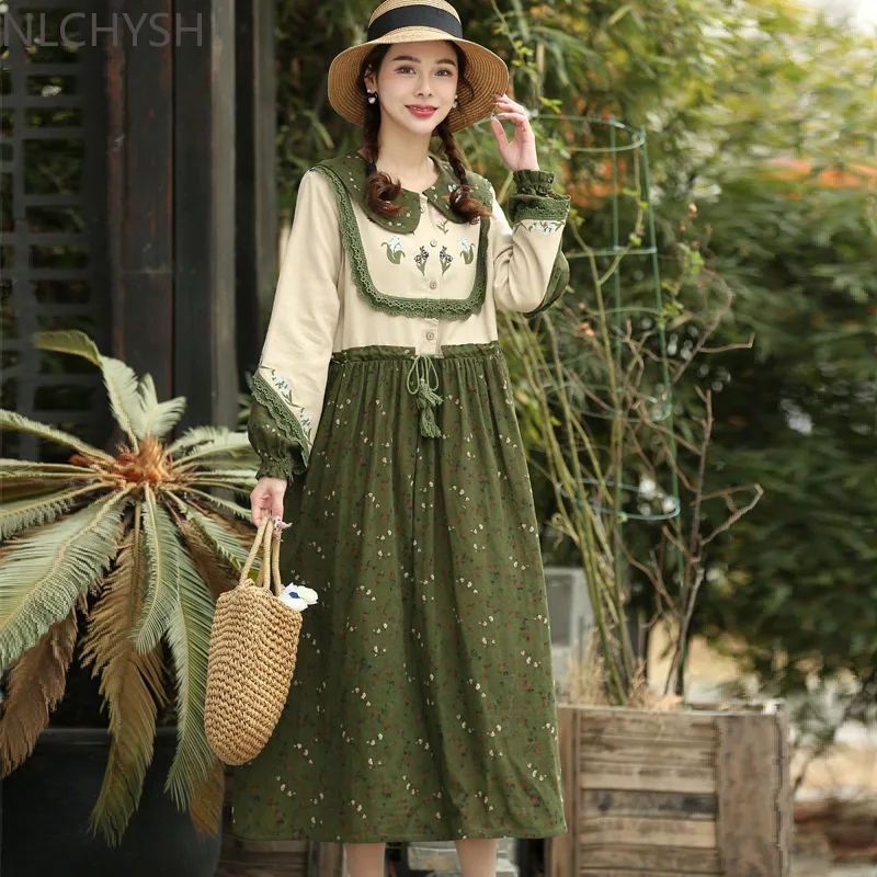 Japanese Mori Girl Sweet Embroidered Embroidered Doll Collar Drawstring Floral Cotton and Linen Dress 2022 New Slim Dress
Japanese Mori Girl Sweet Embroidered Embroidered Doll Collar Drawstring Floral Cotton and Linen Dress 2022 New Slim Dress
