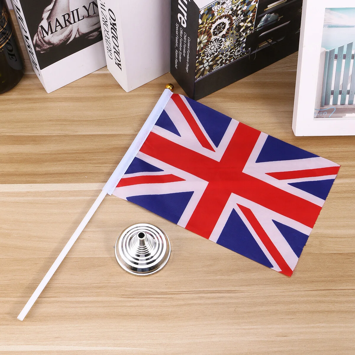 10Pcs Britain Desktop Flag UK National Country Flag Table Flags Desk Decoration for Party Conferences
10Pcs Britain Desktop Flag UK National Country Flag Table Flags Desk Decoration for Party Conferences