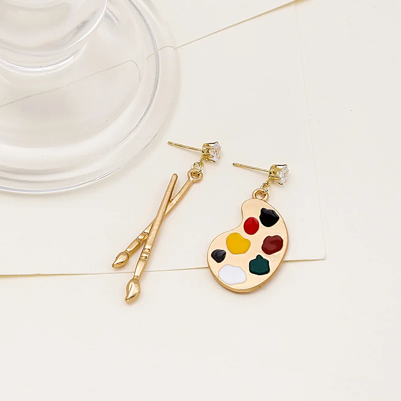Personality Fun Brush Drawing Board Earrings Ins Retro Literary Temperament Asymmetric Woman Girl Earrings Fashion Jewelry Gift
Personality Fun Brush Drawing Board Earrings Ins Retro Literary Temperament Asymmetric Woman Girl Earrings Fashion Jewelry Gift