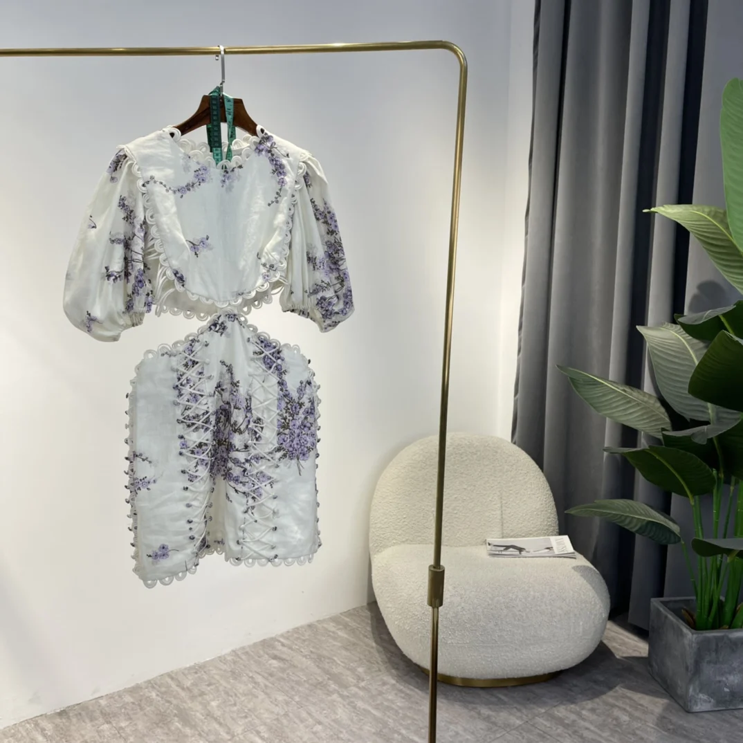 Designer Unique Cut Out Half-circles Trim Cross Patchwork Clothing 2022 Summer Top Quality Hemp Women Mini Floral Print Dress
Designer Unique Cut Out Half-circles Trim Cross Patchwork Clothing 2022 Summer Top Quality Hemp Women Mini Floral Print Dress
