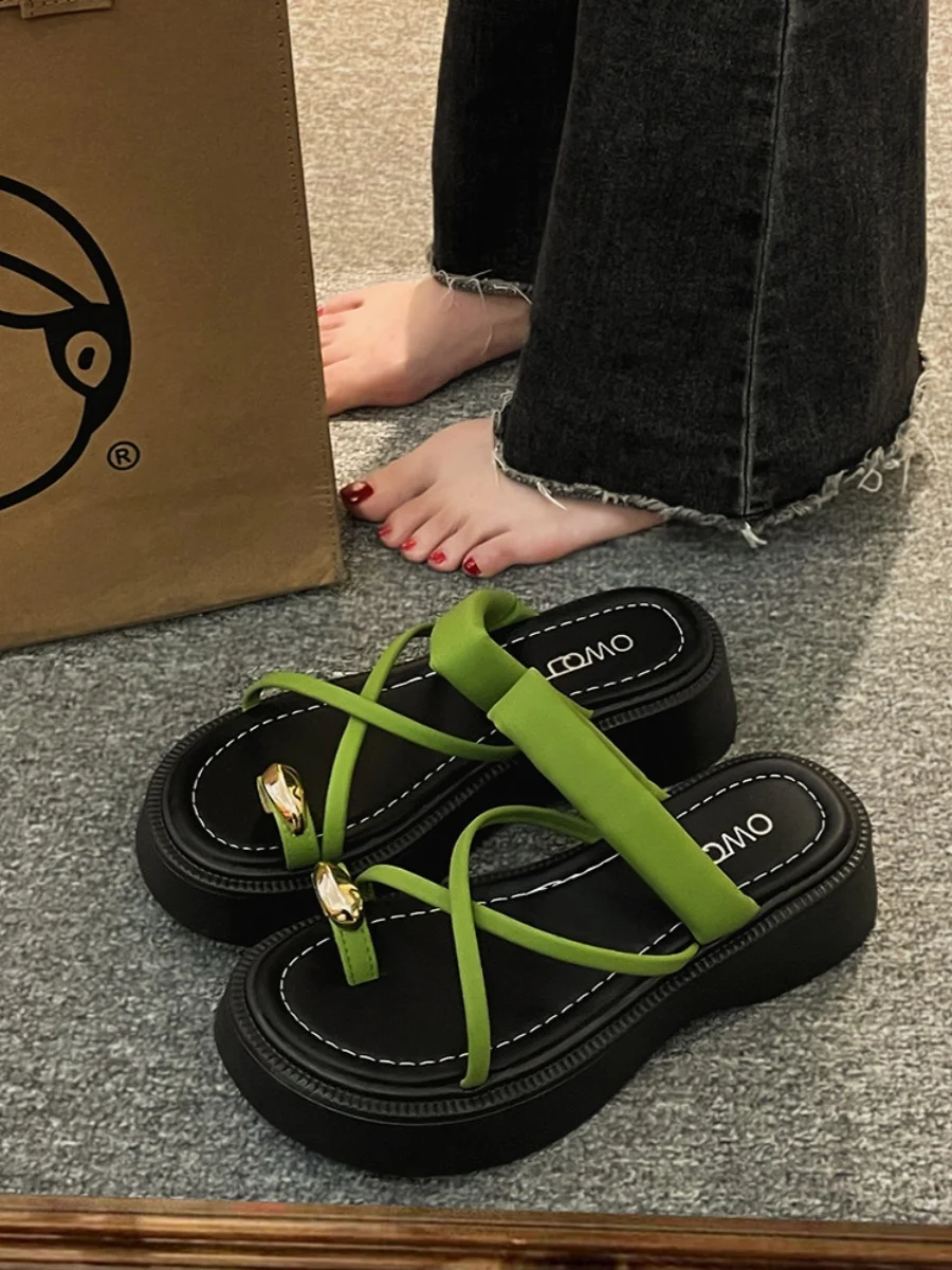 House Slippers Platform Shoes Med Luxury Slides Slipers Women Rubber Flip Flops Designer 2023 Flat Summer Hawaiian PU Fashion
House Slippers Platform Shoes Med Luxury Slides Slipers Women Rubber Flip Flops Designer 2023 Flat Summer Hawaiian PU Fashion