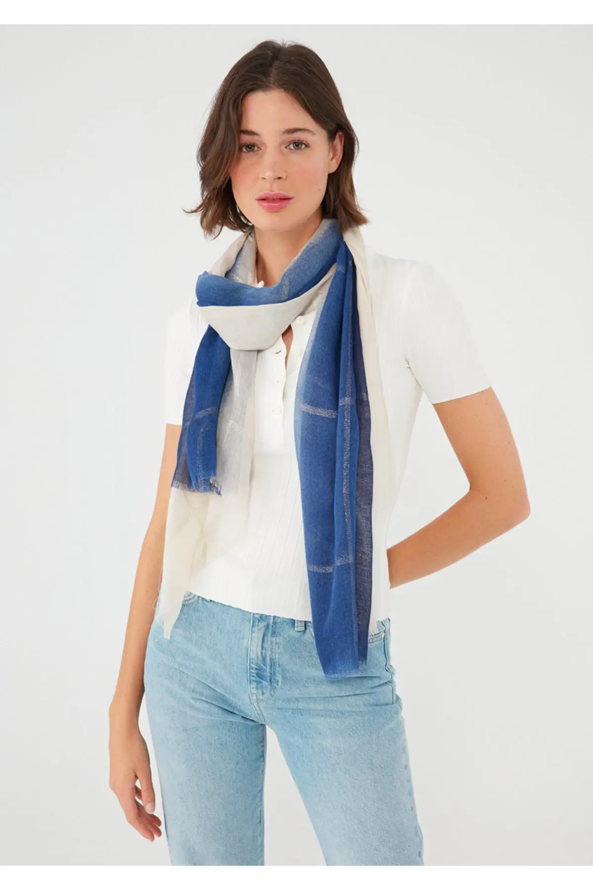 Женская длинная теплая зимняя шаль из вуали, Женский высококачественный шарф, мягкая темно-синяя шаль с узором
Женская длинная теплая зимняя шаль из вуали, Женский высококачественный шарф, мягкая темно-синяя шаль с узором