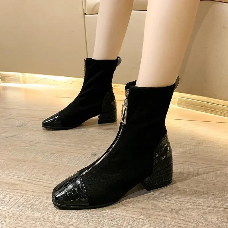 New Women Boots 2021 Autumn Winter Knit Elastic Socks Boots Square Toe Chunky Heel Boots Fashion Ankle Chelsea Boots 
New Women Boots 2021 Autumn Winter Knit Elastic Socks Boots Square Toe Chunky Heel Boots Fashion Ankle Chelsea Boots