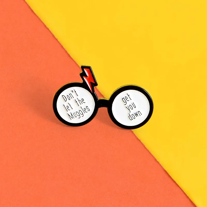 SALeeee Magical Magic Glasses Letter Lens Creative Oil Drop Brooch Trendy Personality Wild Badge
SALeeee Magical Magic Glasses Letter Lens Creative Oil Drop Brooch Trendy Personality Wild Badge