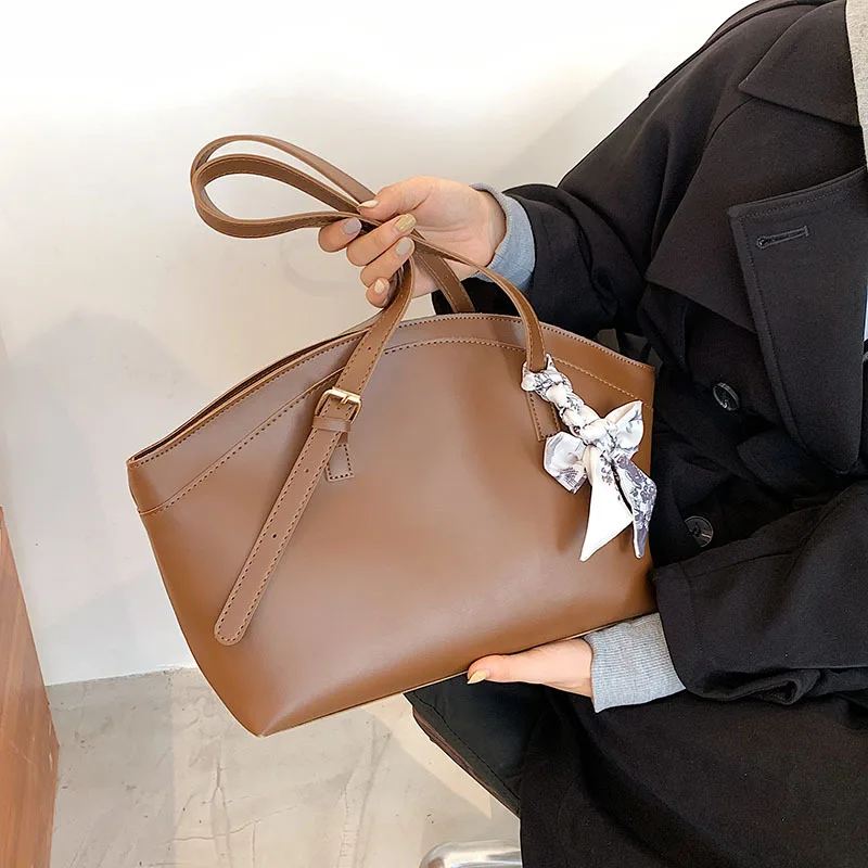 ladies hand bags2022 new retro killer bag large capacity pu leather shoulder bag
ladies hand bags2022 new retro killer bag large capacity pu leather shoulder bag